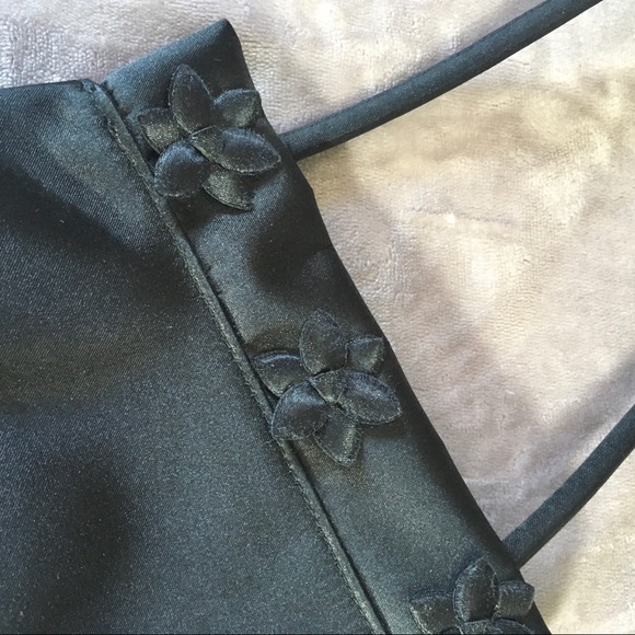 ๐ 4/$25 Vintage Satin Kenneth Cole Evening Bag - Picture 2 of 6
